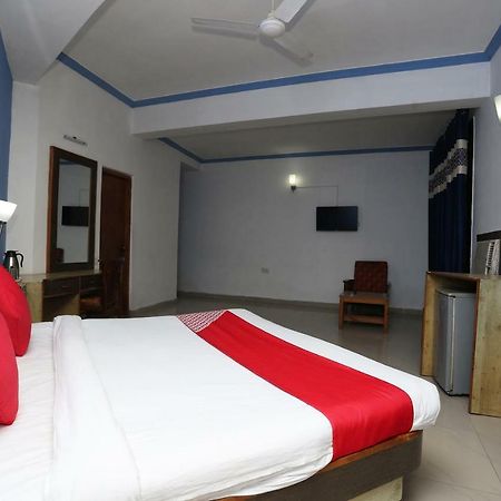 Oyo 5667 Katra Continental Hotel Екстериор снимка