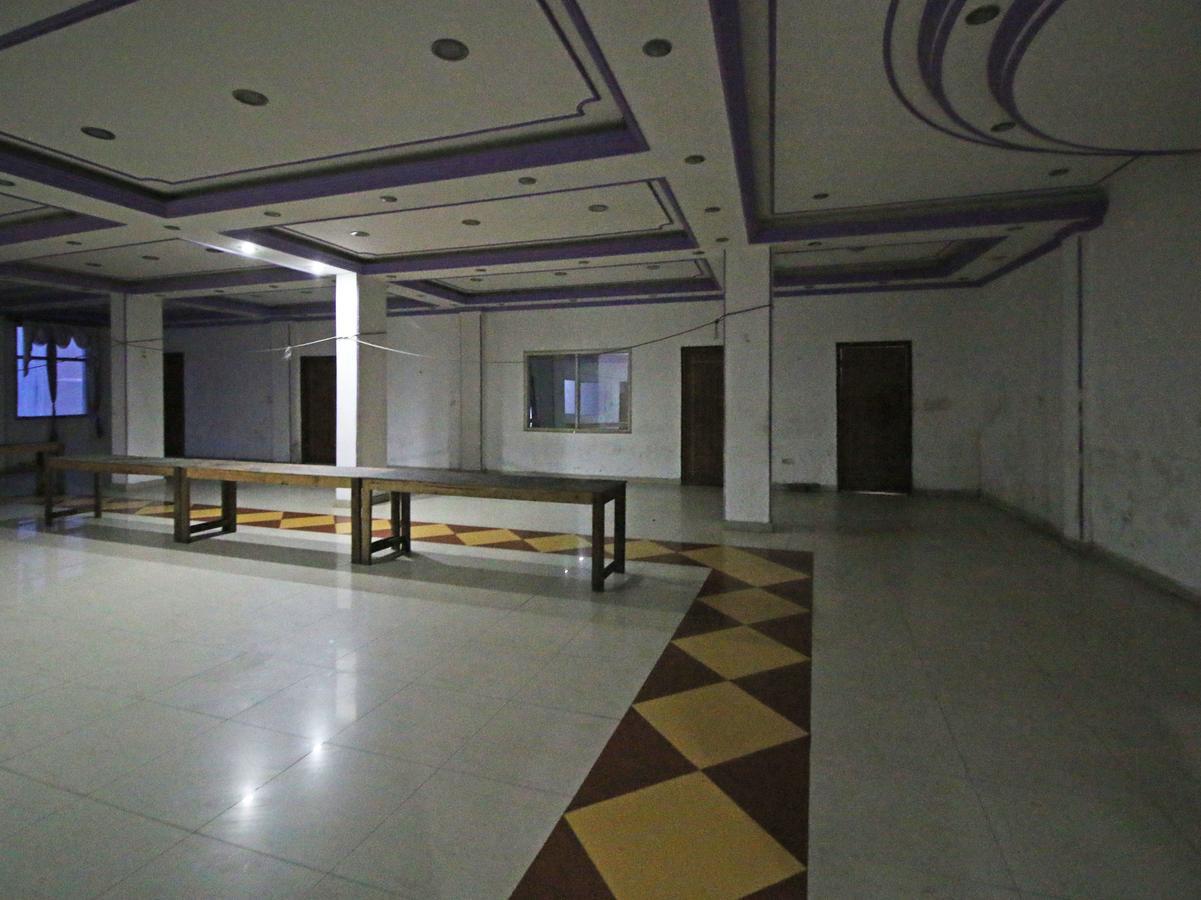 Oyo 5667 Katra Continental Hotel Екстериор снимка