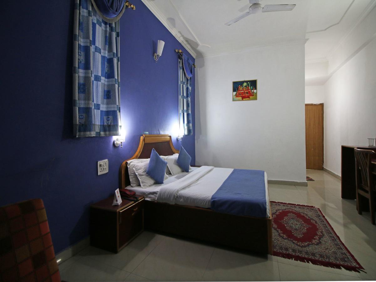 Oyo 5667 Katra Continental Hotel Екстериор снимка
