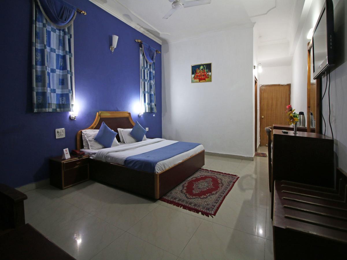 Oyo 5667 Katra Continental Hotel Екстериор снимка
