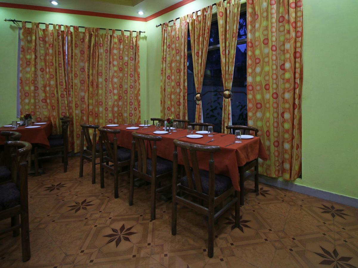 Oyo 5667 Katra Continental Hotel Екстериор снимка