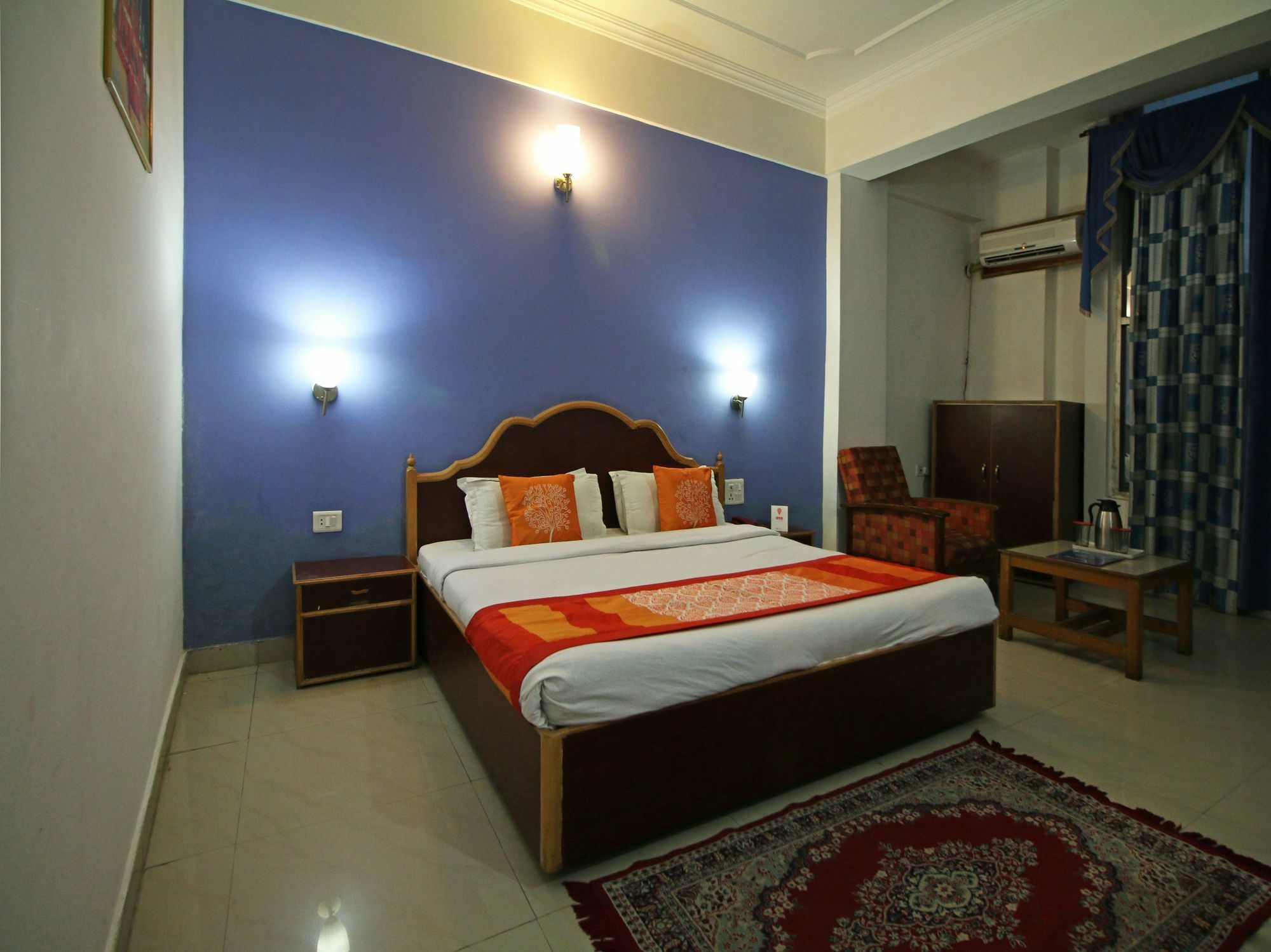 Oyo 5667 Katra Continental Hotel Екстериор снимка