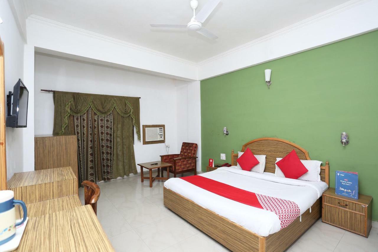 Oyo 5667 Katra Continental Hotel Екстериор снимка